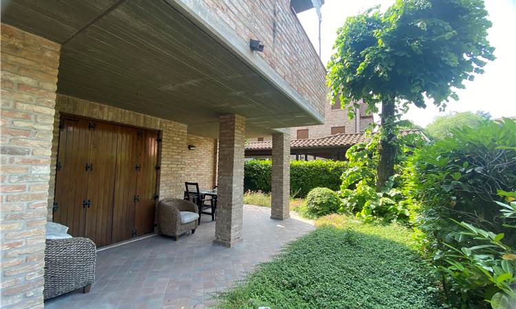 Photo 0