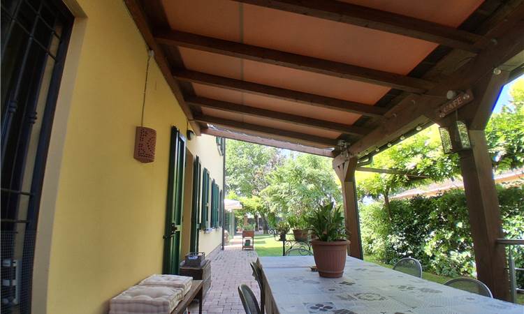 Photo 0